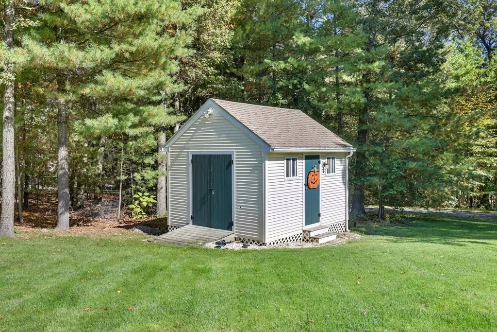 Photo of 20 Great Brook Dr