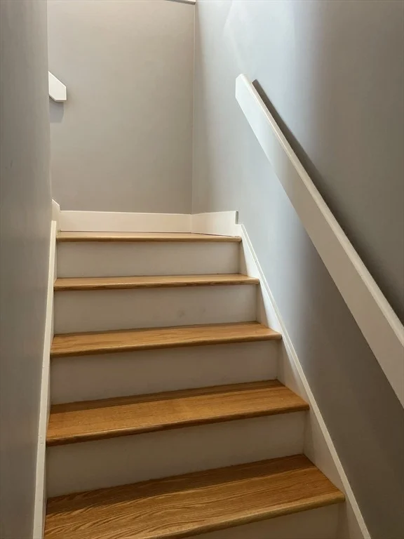Photo of Unit 705 at 31 Blithewood Avenue
