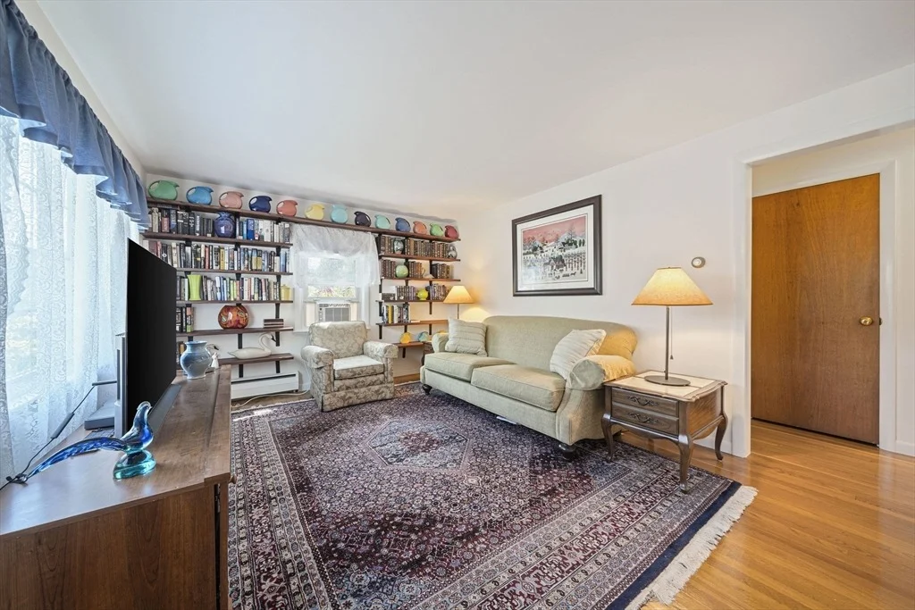 Photo of 10 Curtis Cir