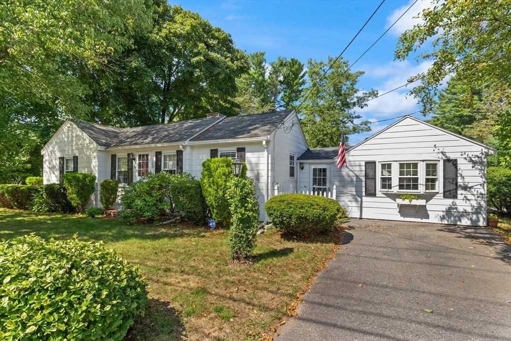 Photo of 100 Pleasant Street