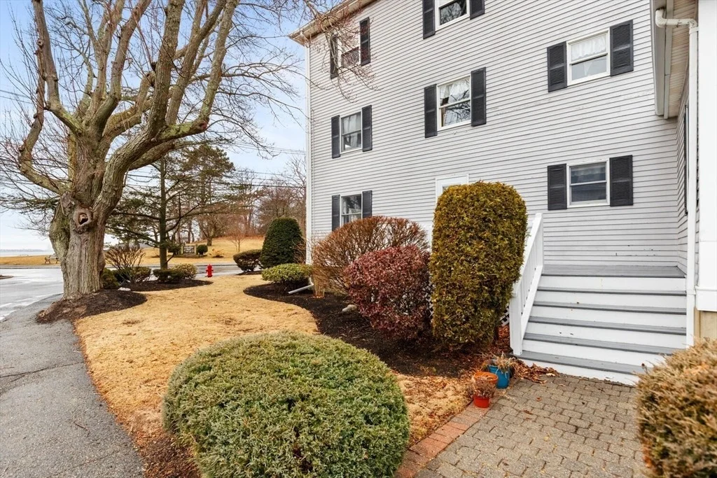 Photo of Unit 2 at 162 Willow Rd