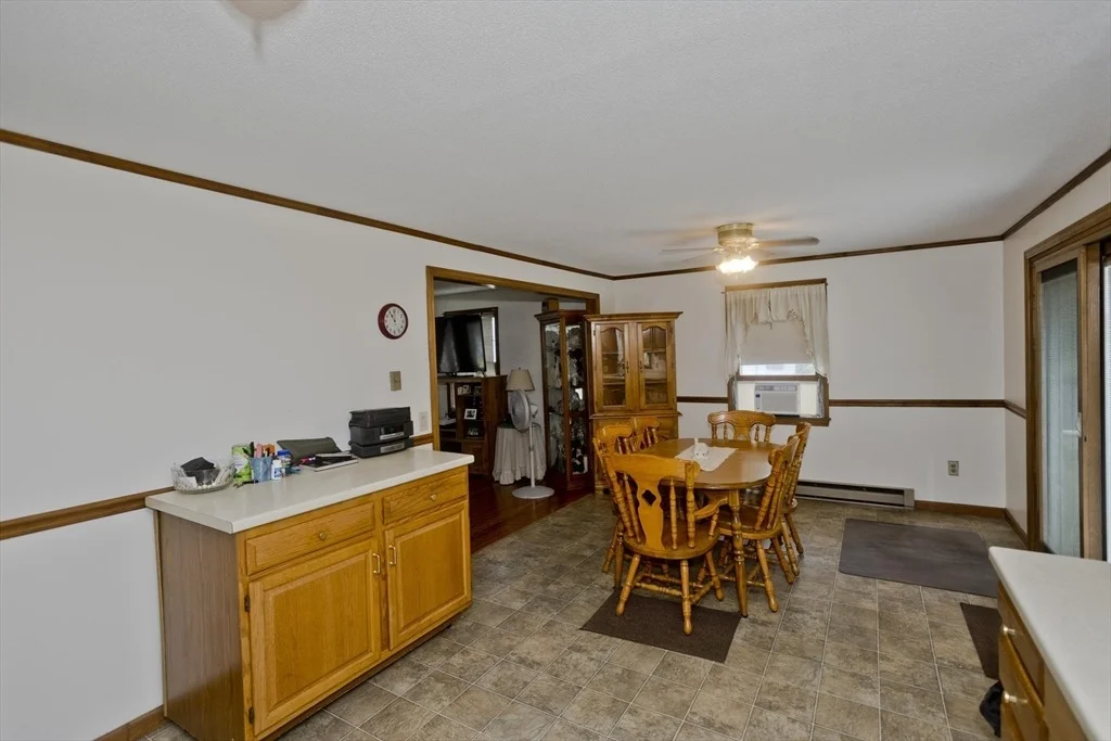 Photo of 597 Amherst Rd