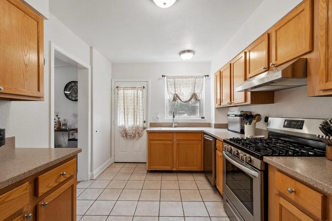 Photo of Unit A at 18 Bates