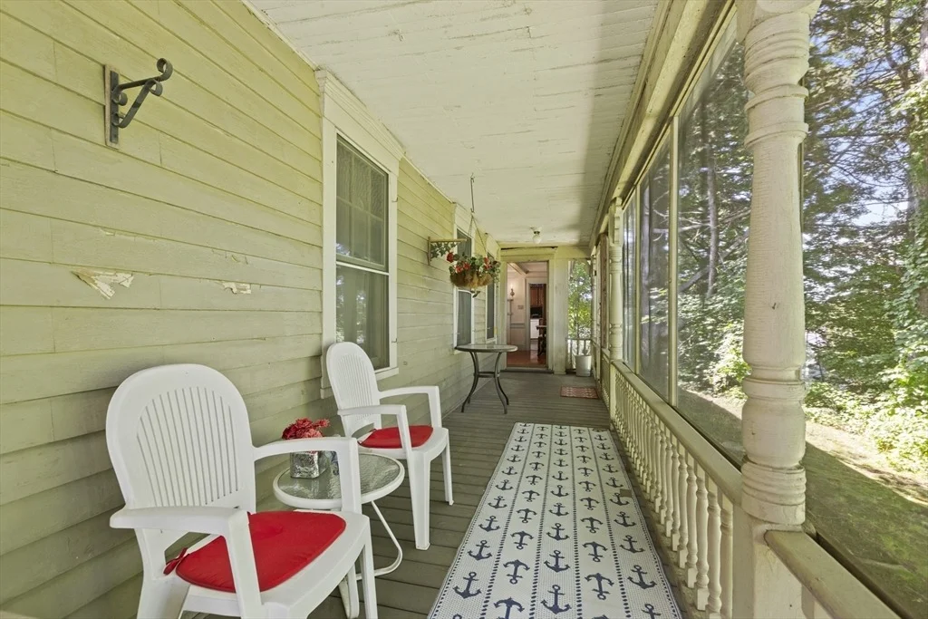 Photo of 156 Main St