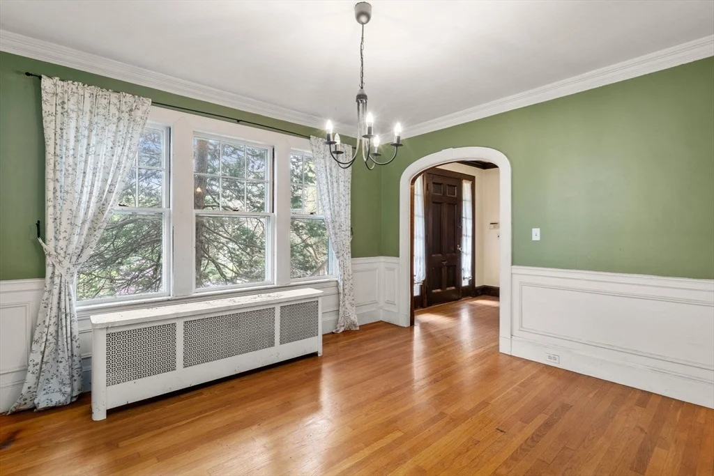 Photo of 10 Stoneleigh Cir