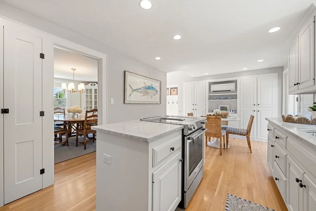 Photo of 37 Salisbury Dr
