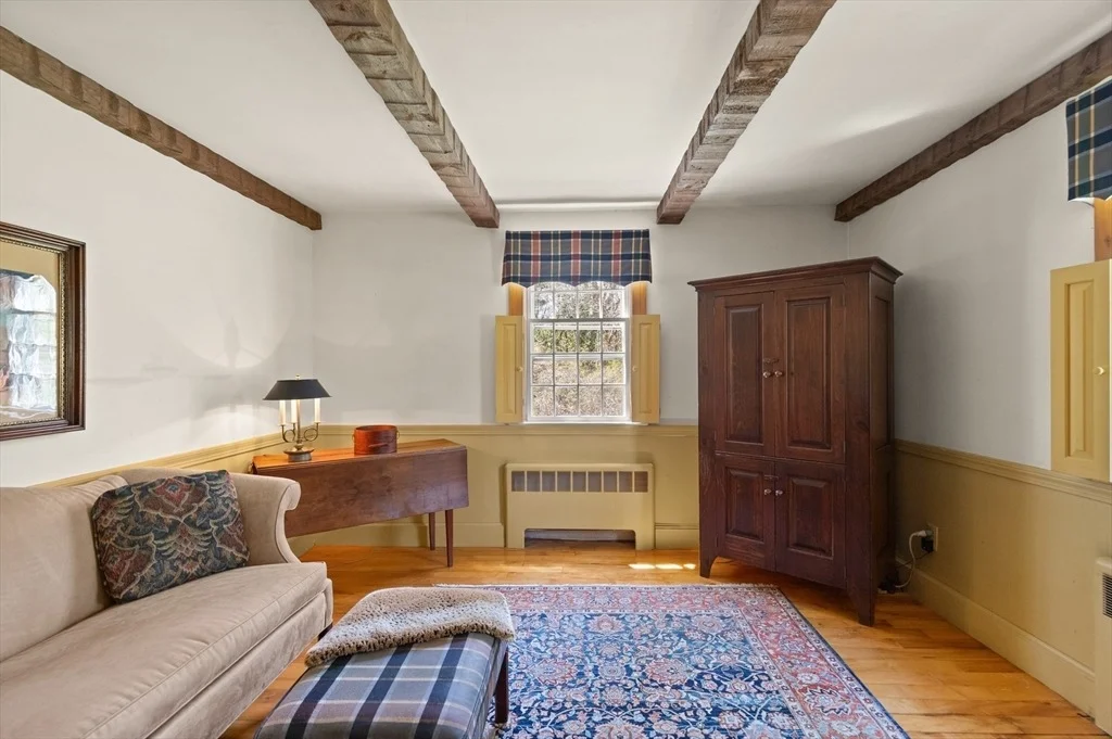 Photo of 11 Hemlock