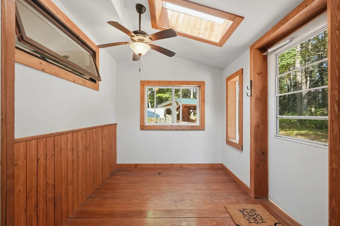 Photo of 488 White Rd