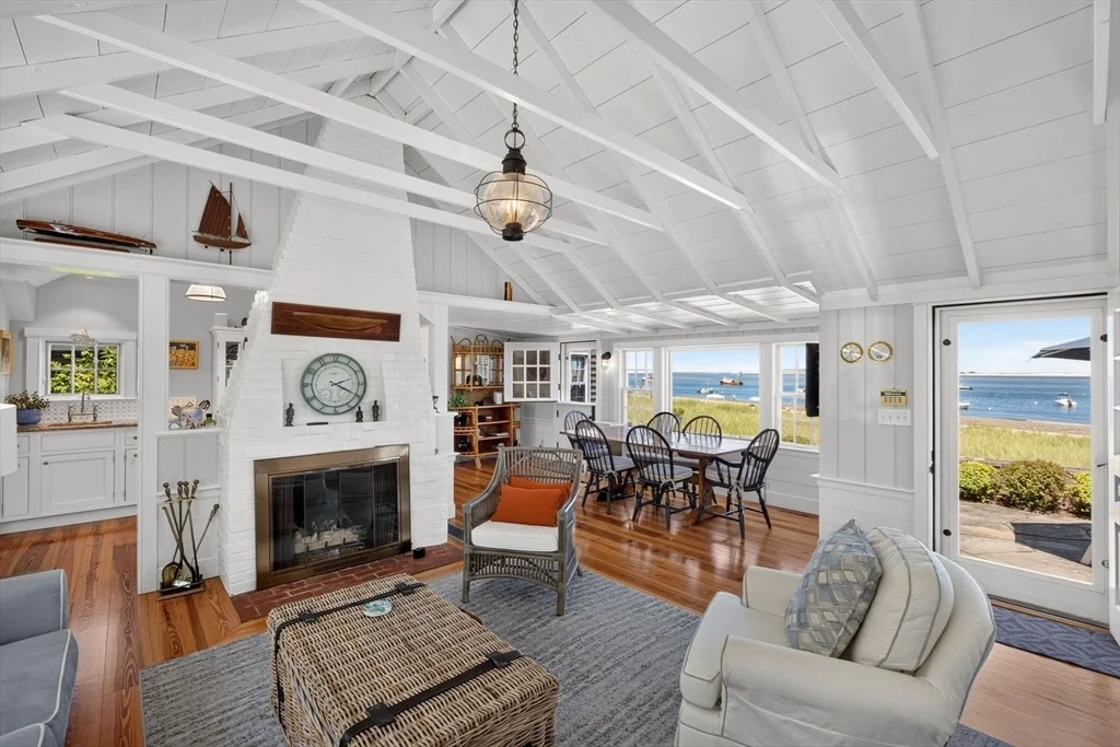 Photo of 166 Shore Road