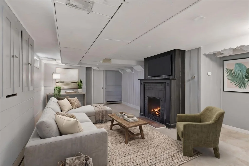 Photo of 620 Roosevelt Ave