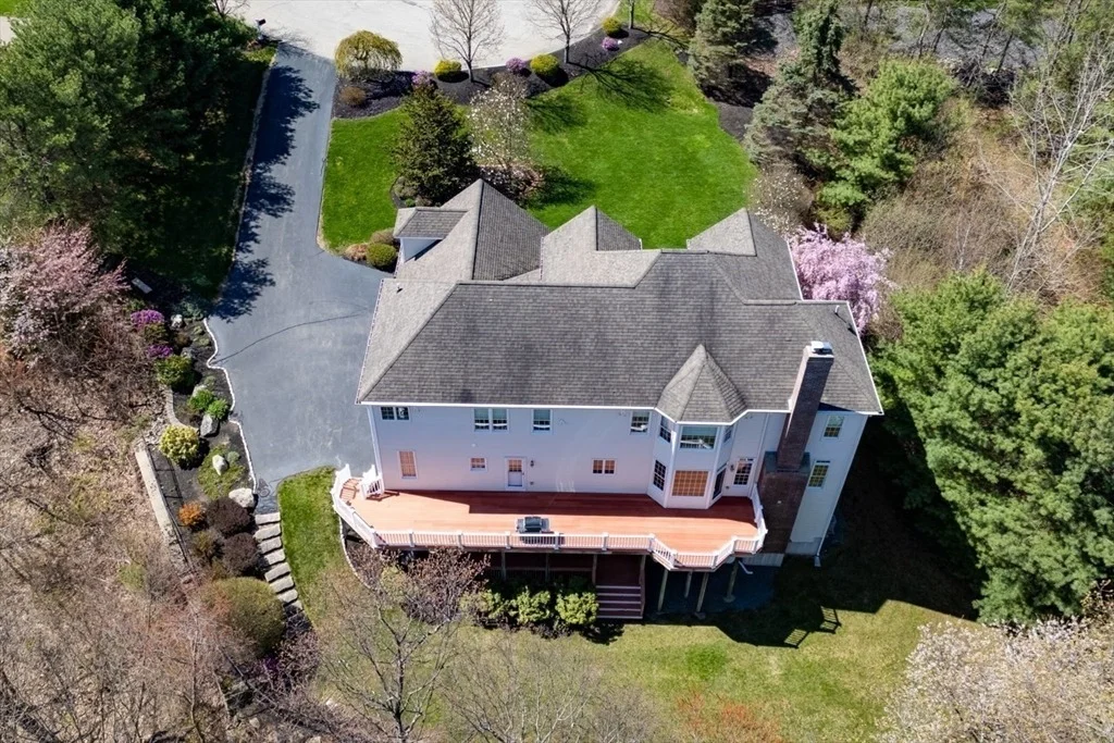 Photo of 18 Manchester Dr