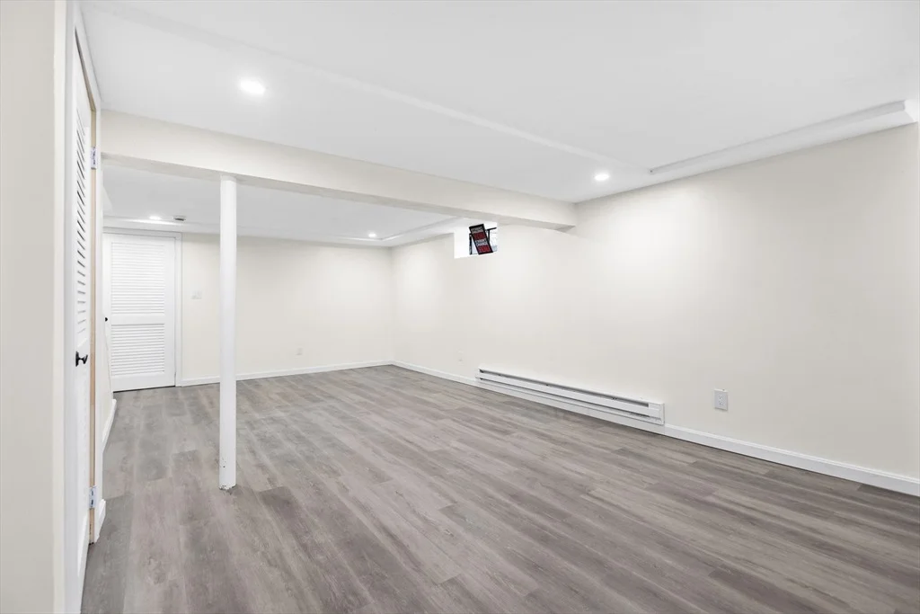 Photo of 25 Lakeview St