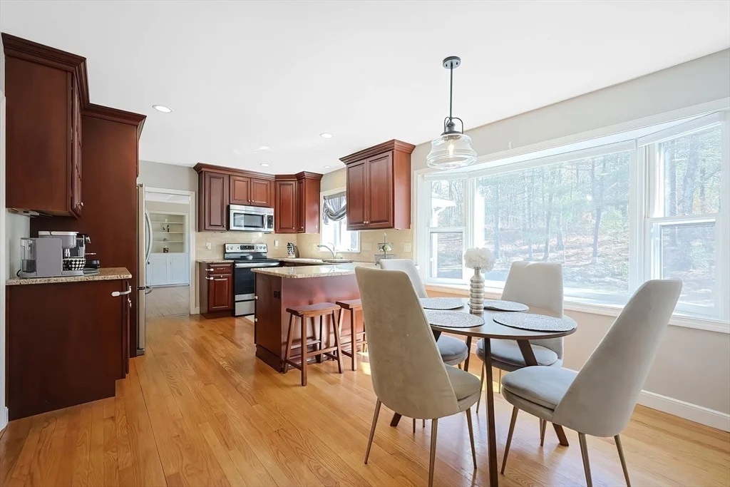 Photo of 8 Chickering Ln
