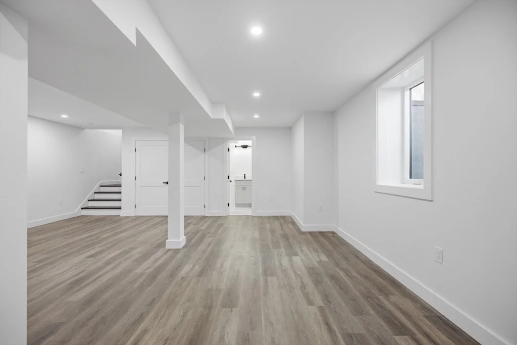 Photo of 61 Mcalee Ave