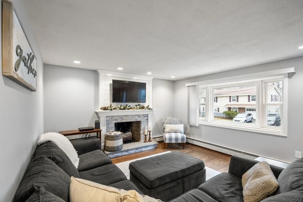 Photo of 12 Crescent Dr