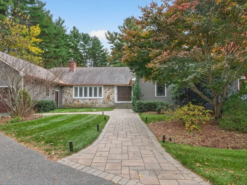 Photo of 13 Old Colony Rd