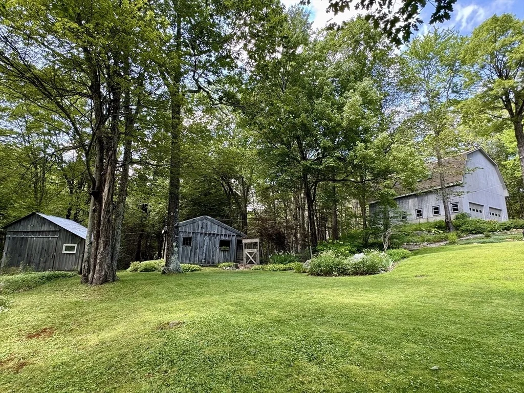 Photo of 1450 West Road