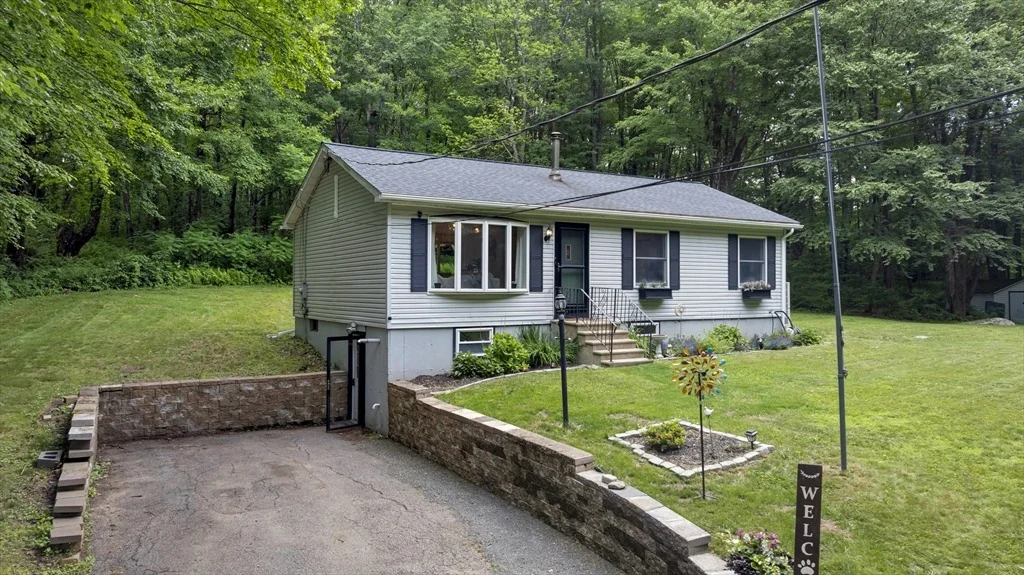 Photo of 850 North Rd
