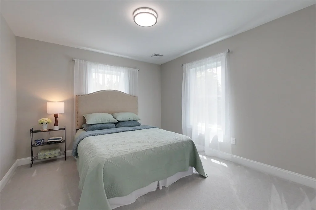 Photo of 10 Pleasant St