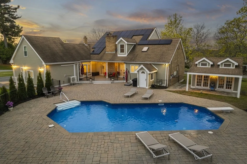 Photo of 10 Alfred Dr