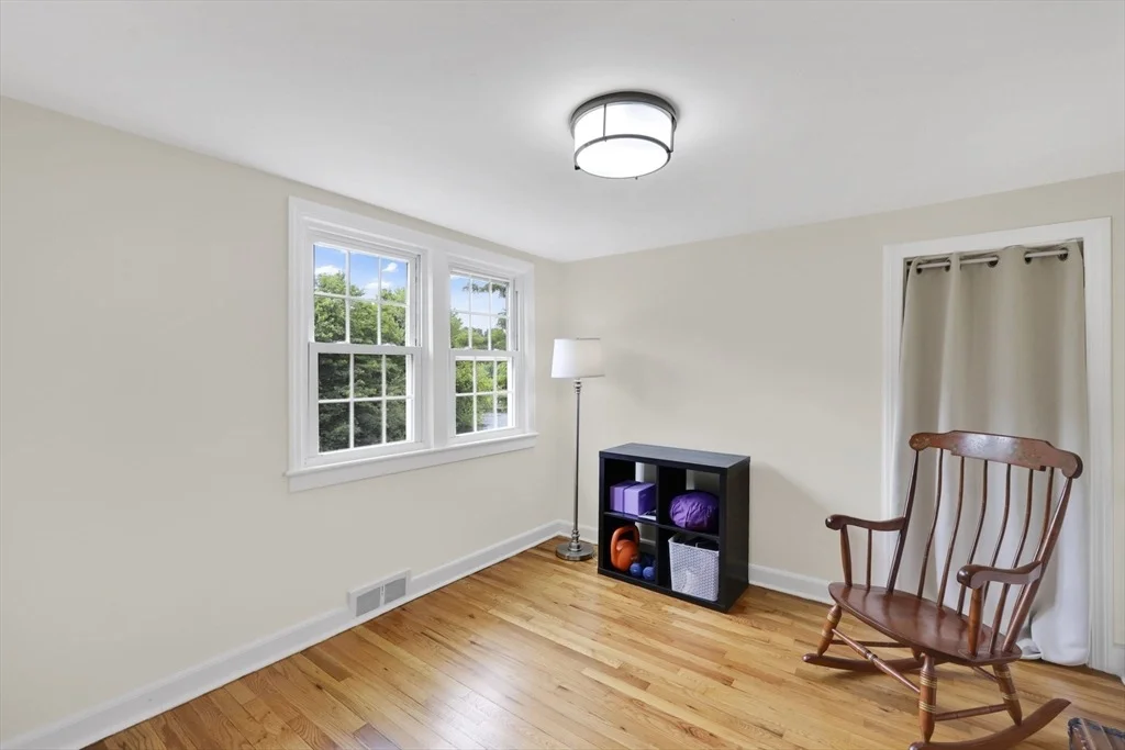 Photo of 378 Roosevelt Ave