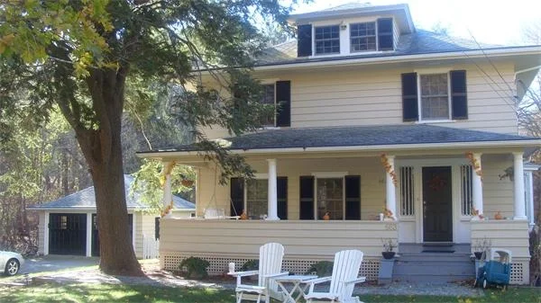 Photo of 663 Summer St