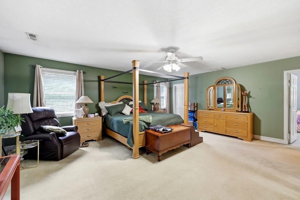 Photo of 10 Lyman Barnes Rd