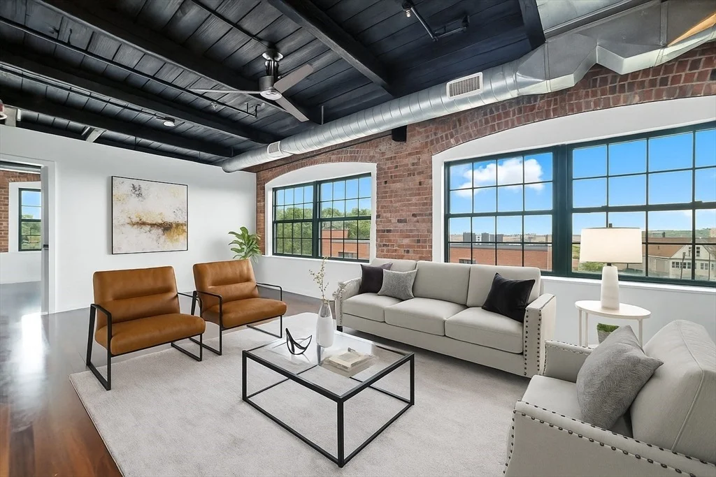 Photo of Unit 406 at 210 Broadway