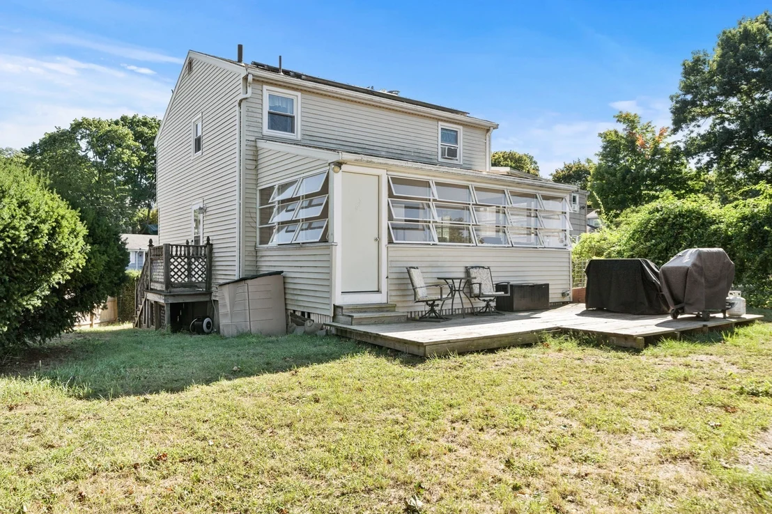 Photo of 18 Thompson Ln