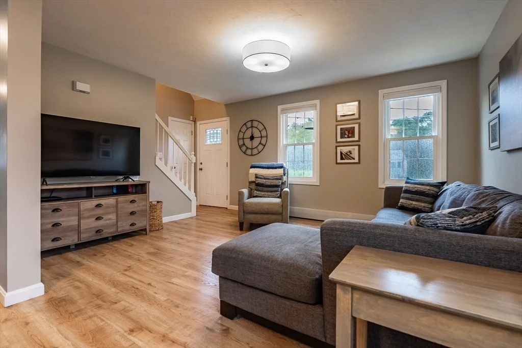 Photo of 20 Forestview Dr