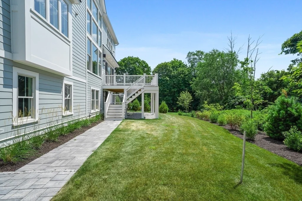 Photo of 320 Concord Avenue
