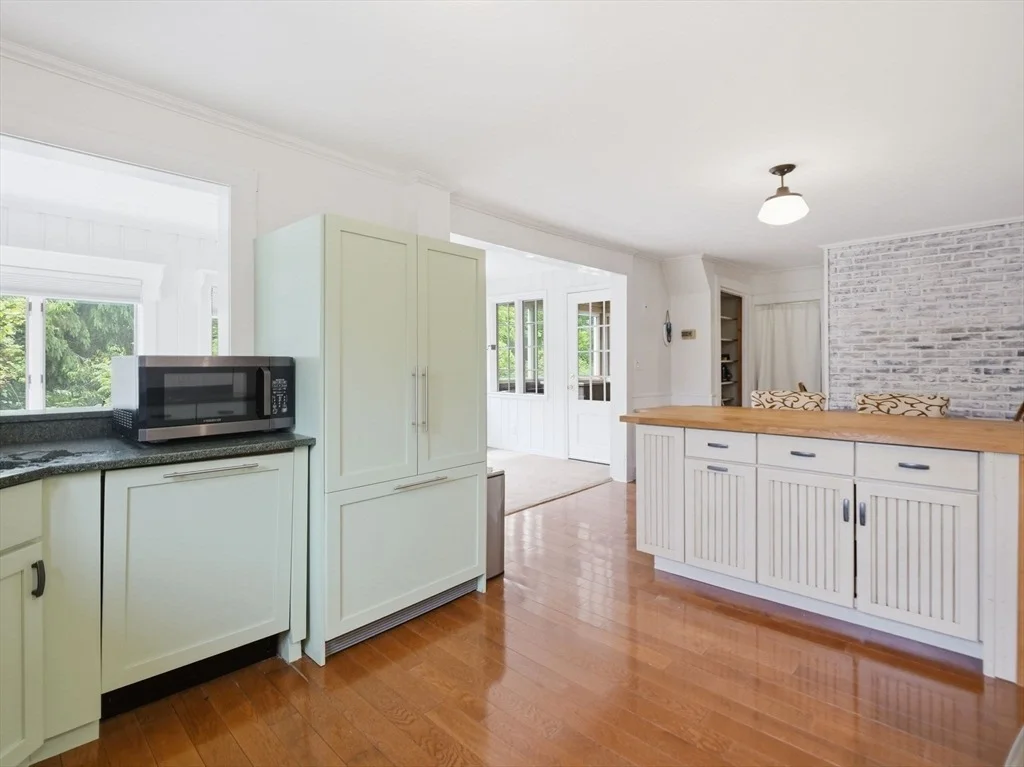 Photo of 98 Walnut St