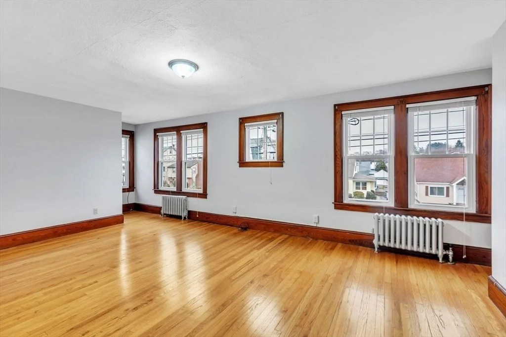 Photo of 458 Broadway St