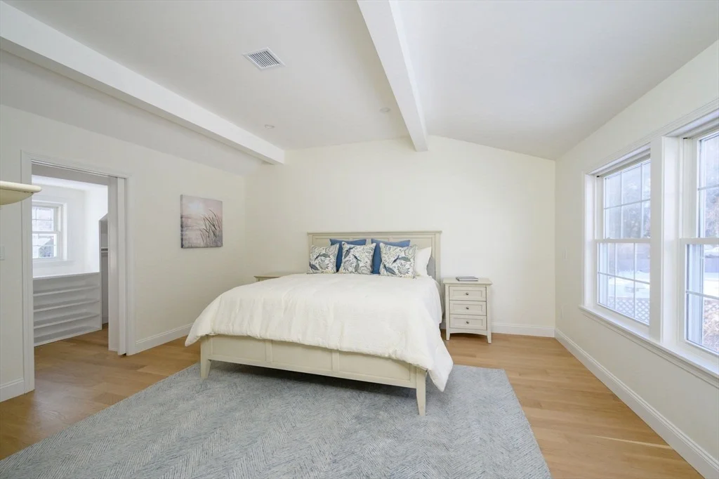 Photo of 19 Accord Pond Dr