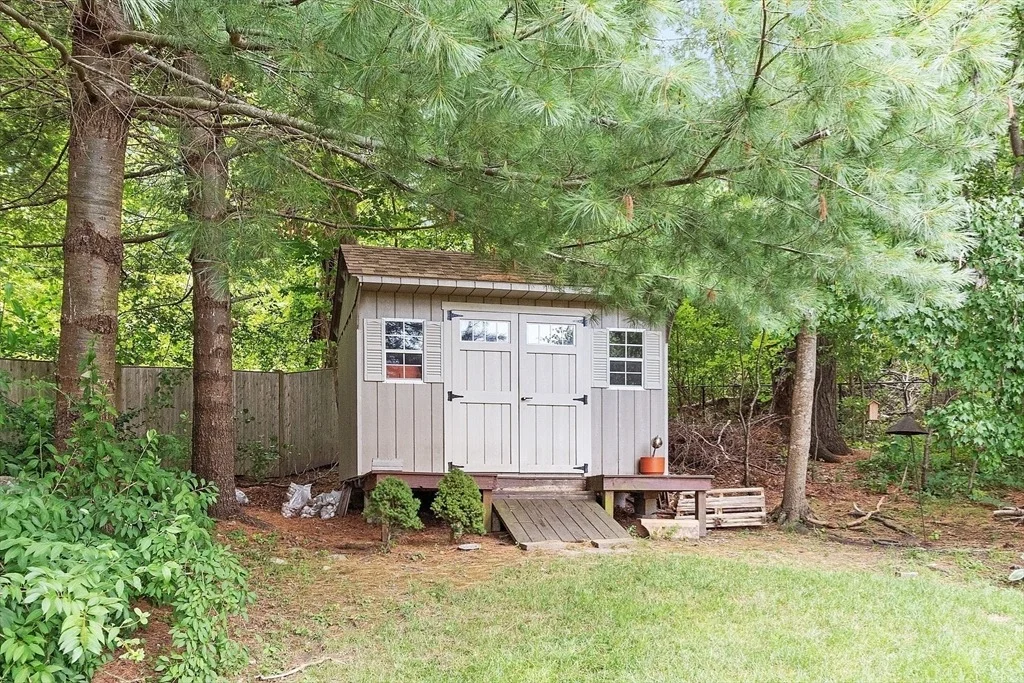 Photo of 64 Carolyn Cir