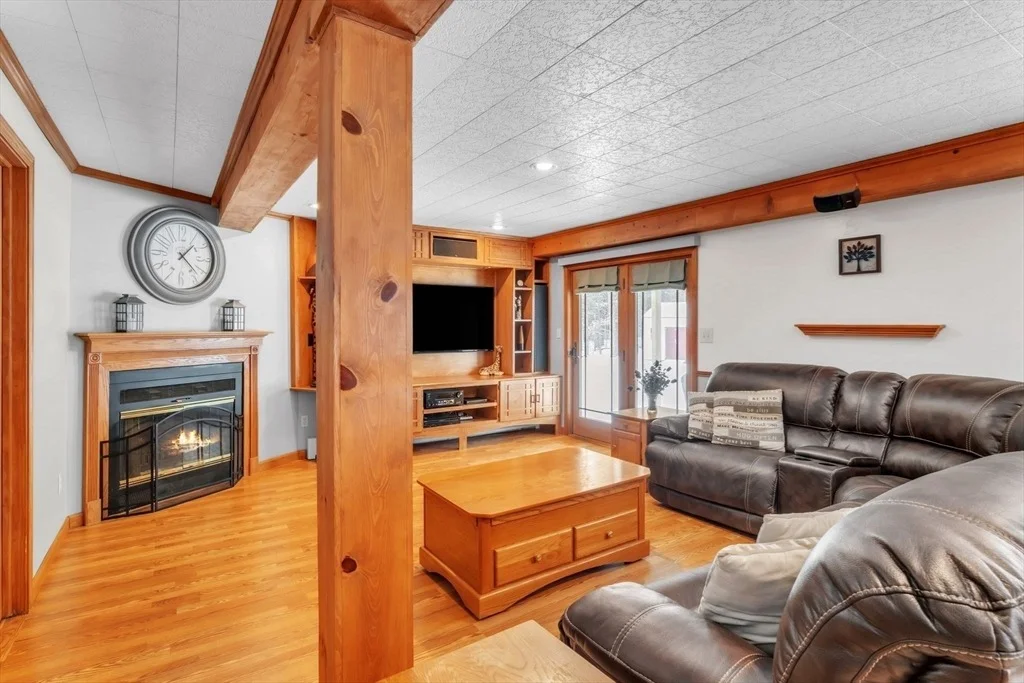 Photo of 11 Crystal Dr