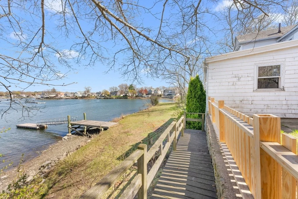Photo of 90 Water St