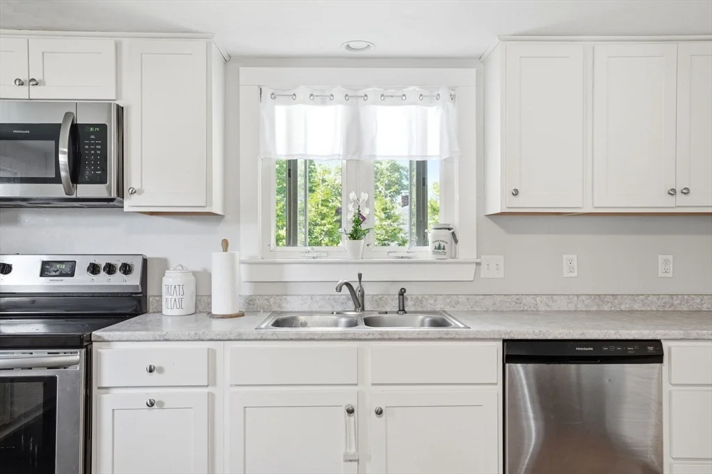 Photo of 72 Pembroke Ave