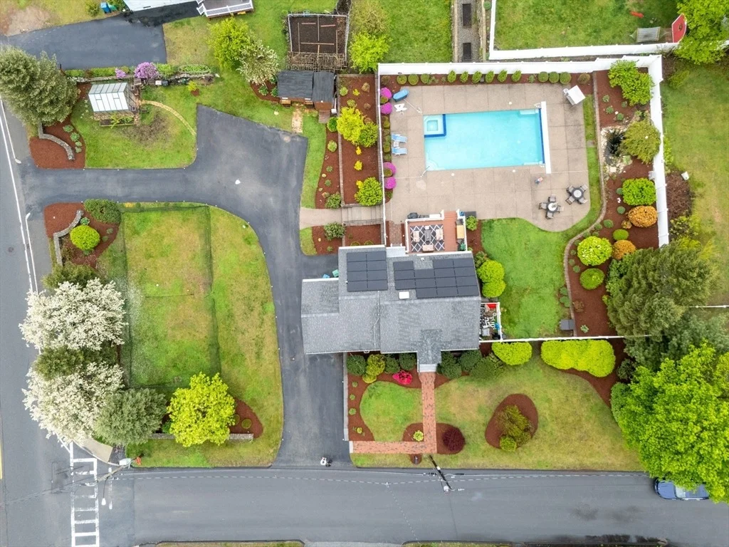 Photo of 2 Winmere Ave