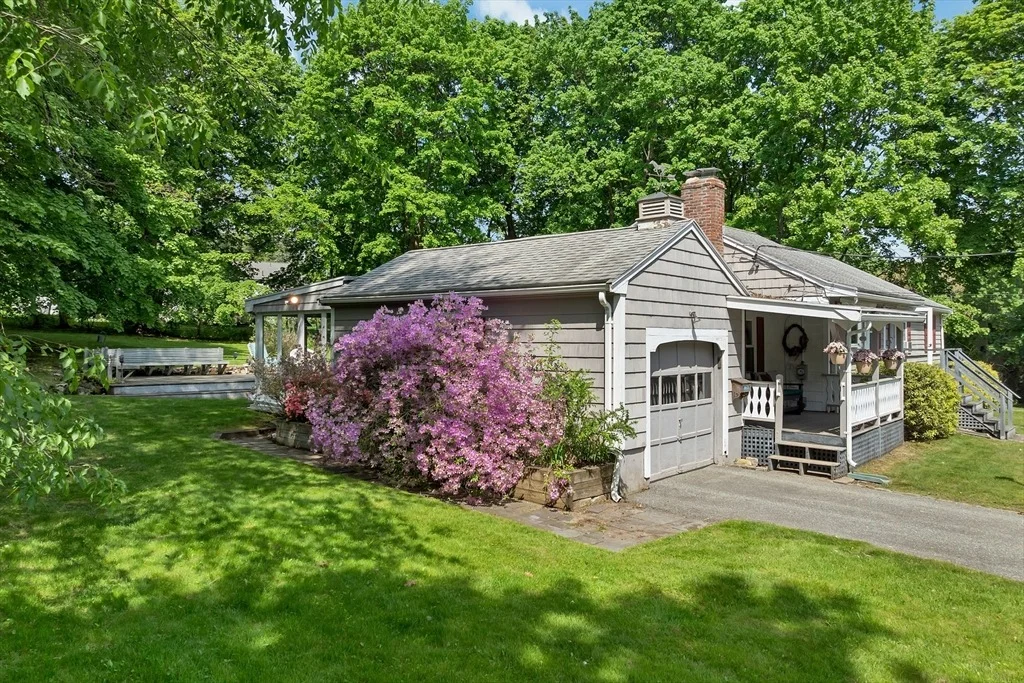 Photo of 394 Pearl St