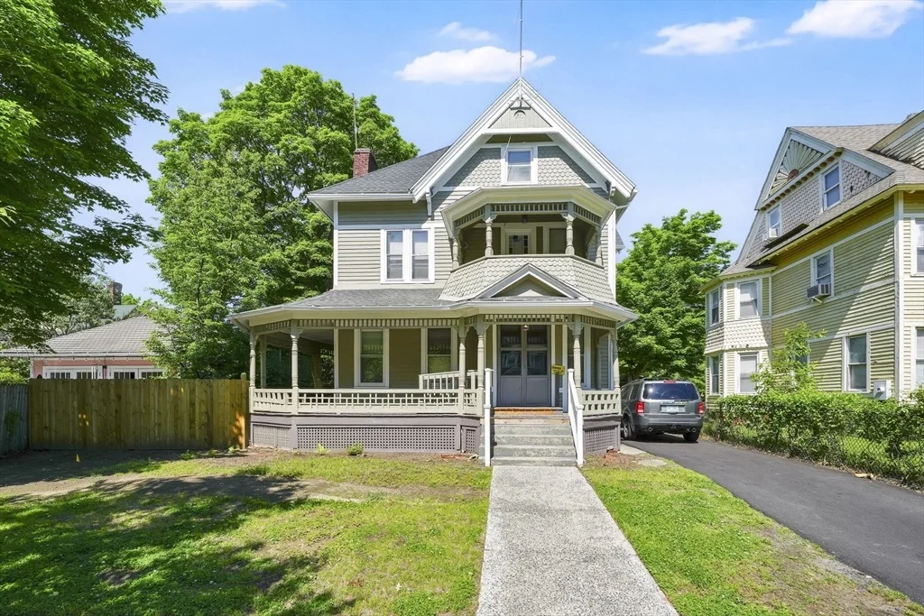 Photo of 288 Saint James Ave