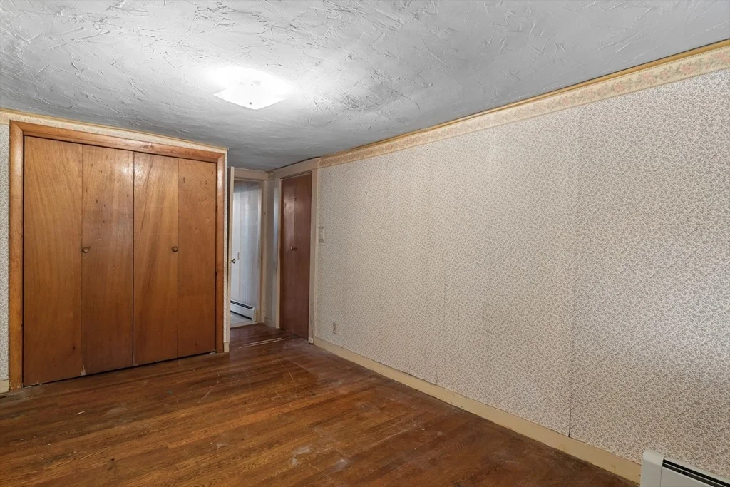 Photo of 21 Edgemere Blvd