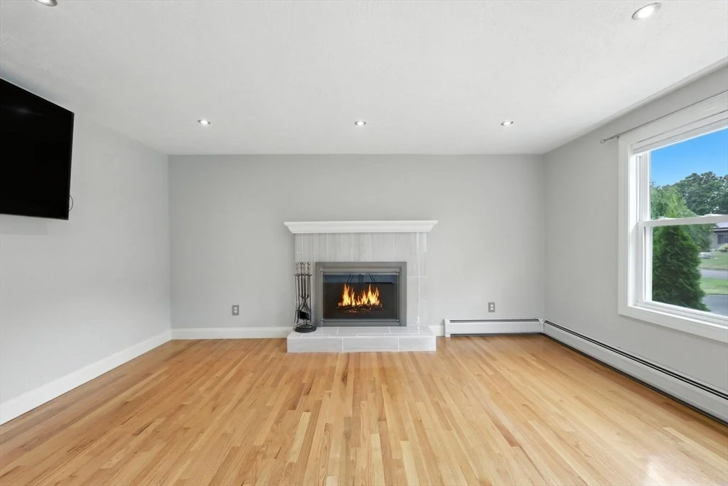Photo of 6 Oakridge Cir