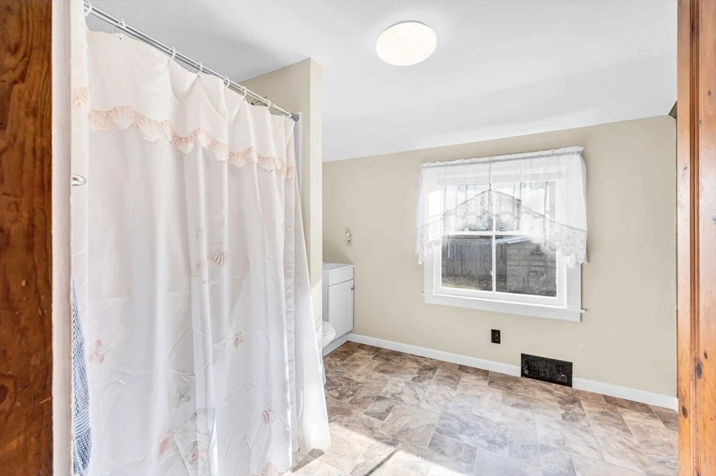 Photo of 76 Howard St
