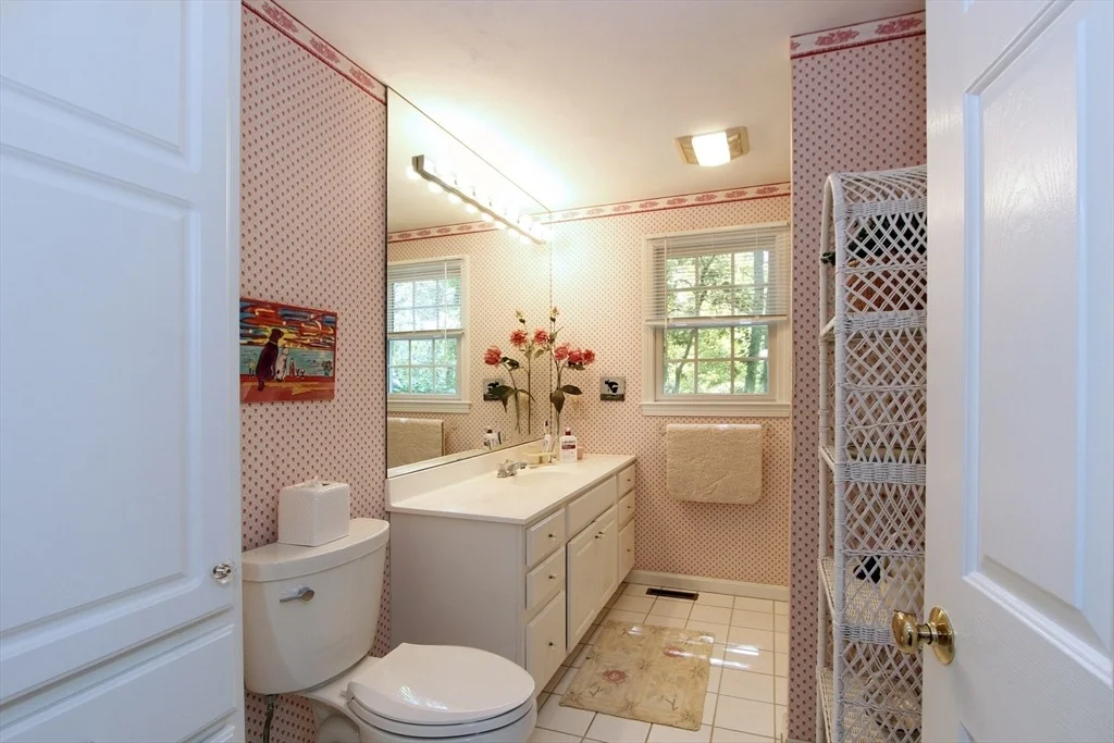 Photo of 18 Periwinkle Ln