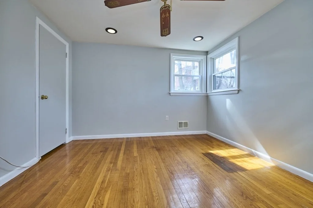 Photo of 12 Shore Rd