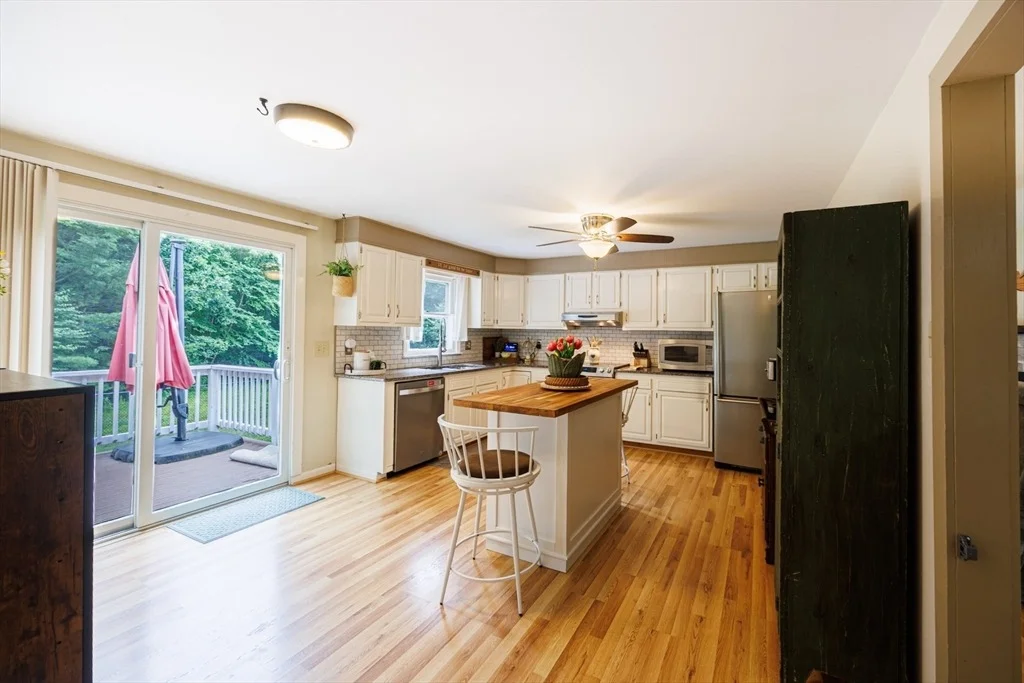Photo of 142 Squannacook Rd