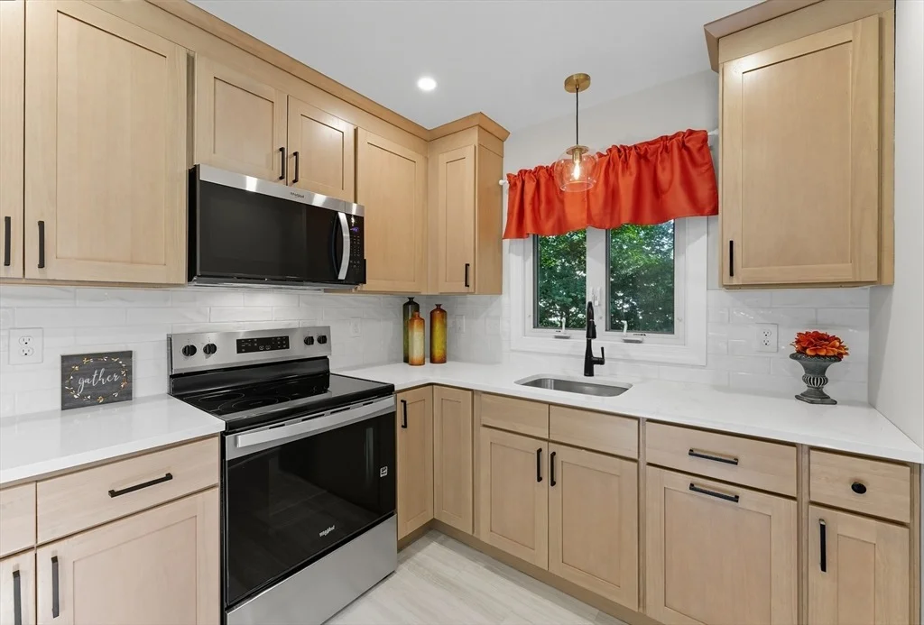 Photo of 636 Amostown Road