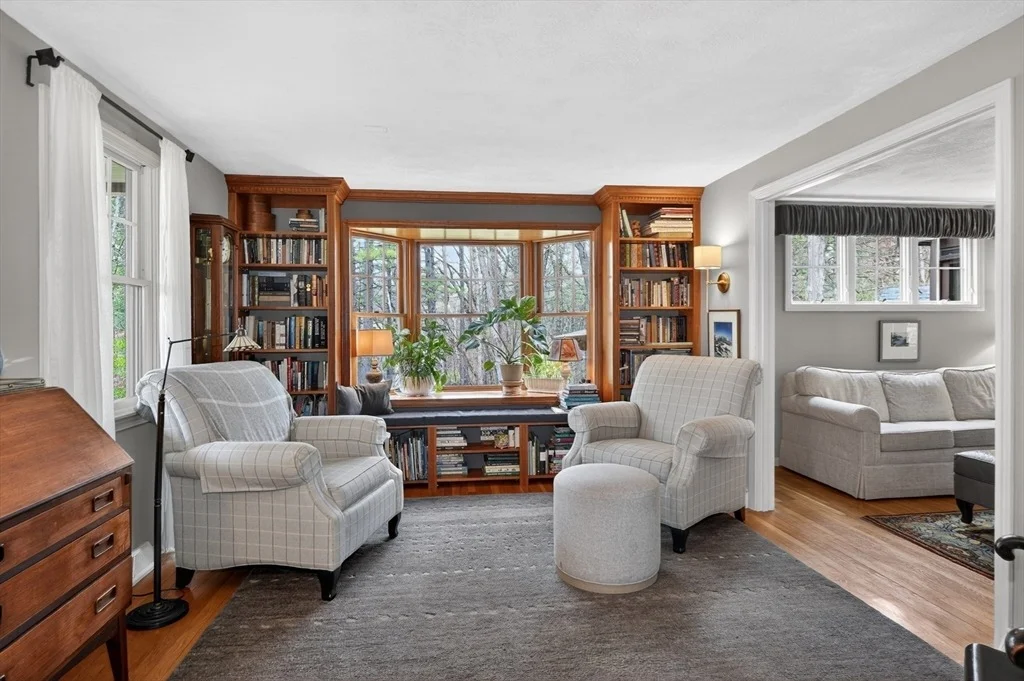 Photo of 10 Davis Rd