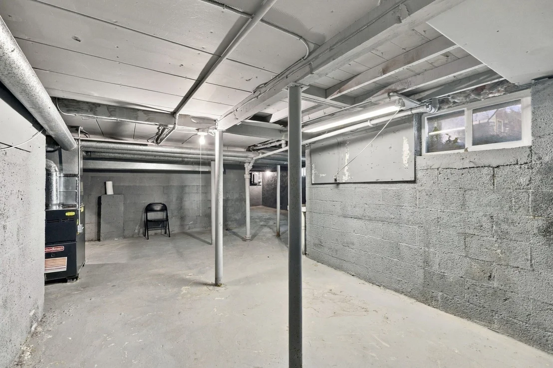 Photo of 196 Clarendon Ave